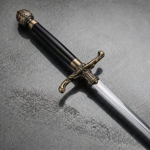 Spada ispirata all'Ago di Arya Stark, con supporto Lupo