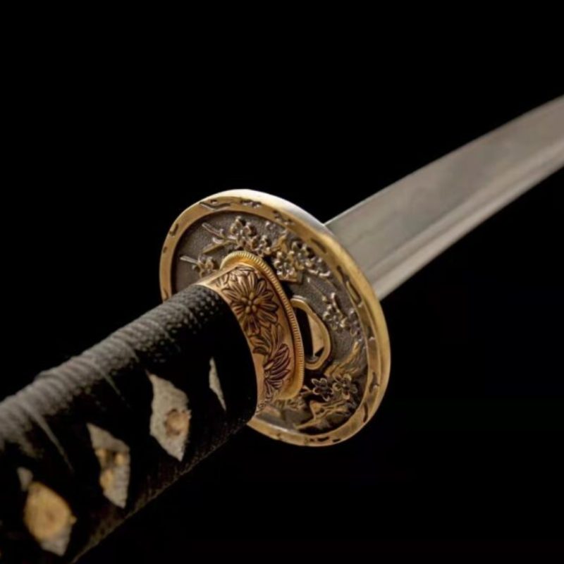 Katana Sango (Acciaio T10 con Hamon Autentico e Vera Pelle di Razza)