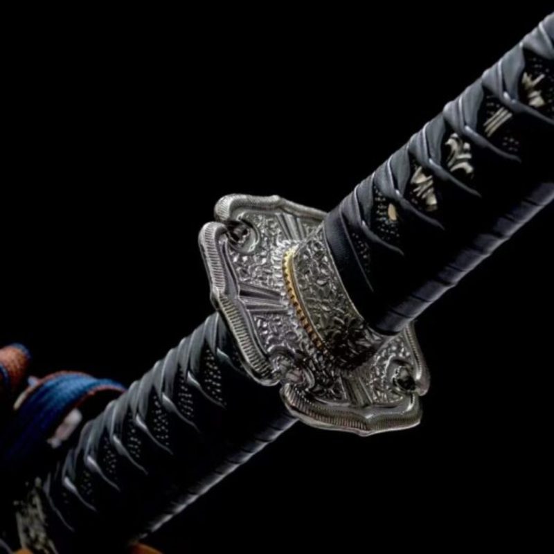 Katana Akane (Acciaio T10 con Hamon Autentico e Pelle di Razza)